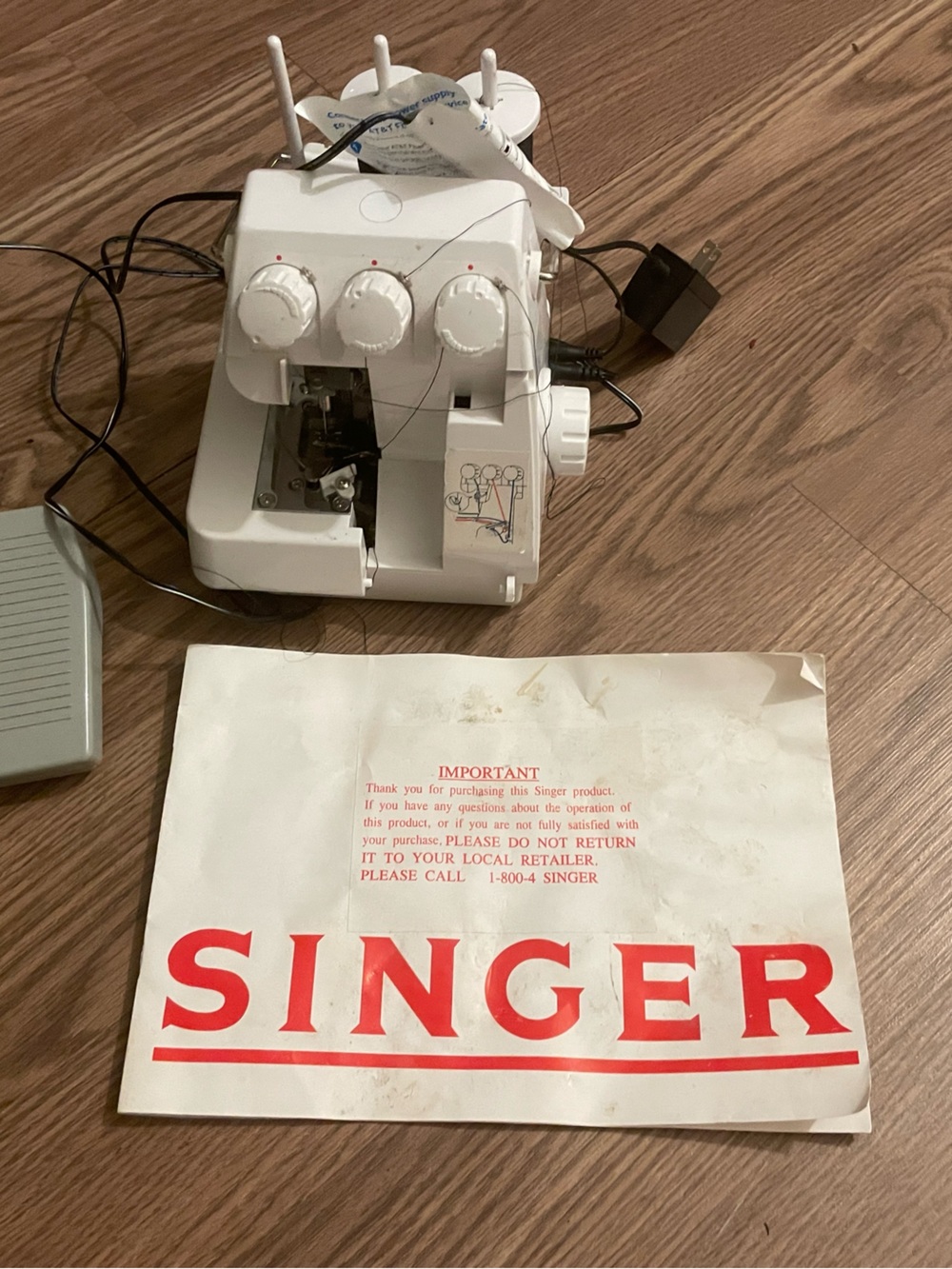 Singer Compact White Serger Overlocker with Foot Pedal